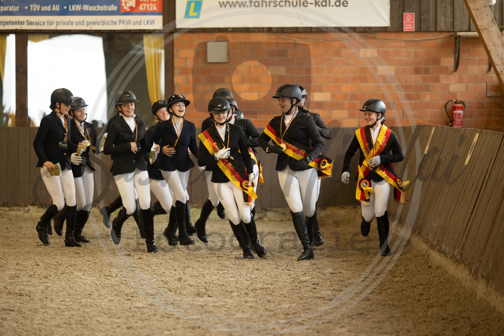 994A2950 | sabrinanicolaifotografie - Realisiert mit Pictrs.com