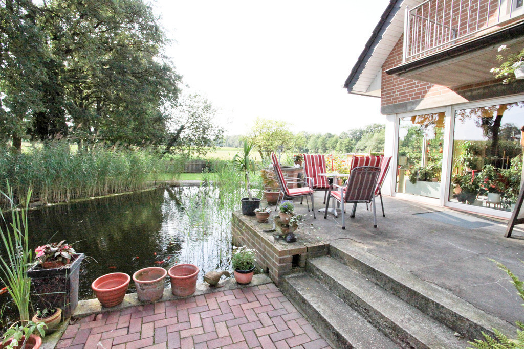 Aussen (16) | Foto, Video, Fotografie, Videografie, Fotobox, DJ, Discjockey, Musik, Musikbox, Veranstaltung, Photobooth, Amazon, Ebay, Buchtipp, Bestseller, Autor, Verlag, Buch, Wesel, Hamminkeln, NRW, Dinslaken, Rees, Drohne, Hochzeit, Party, Fotobox, Wesel, Fotograf