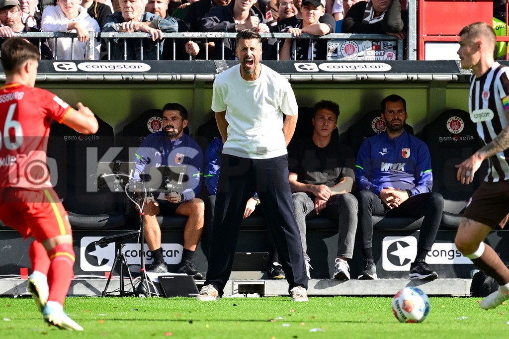 KBS Picture_FCStPauli-FCAugsburg_012 | Wagner Sandro Trainer (FC Augsburg) ,Sportplatz :  Millerntor Stadion, - Realisiert mit Pictrs.com