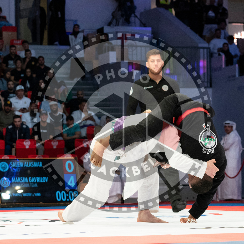 20231106PBB2676 | Fighters compete during the AJP World Master Championship in the Mubadala Arena in Abu Dhabi, Arab United Emirates, on November 6, 2023.