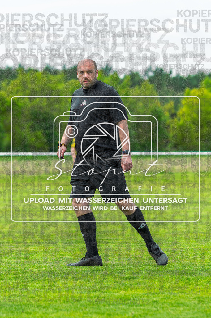 Kreisliga Damen HK/CE - Kickers Wolthausen vs. SG Fulde | Marcel Leichert (Schiedsrichter); Kreisliga Damen HK/CE - Kickers Wolthausen vs. SG Fulde am 17.05.26 in Sportplatz Wolthausen, Wolthausen - Realisiert mit Pictrs.com
