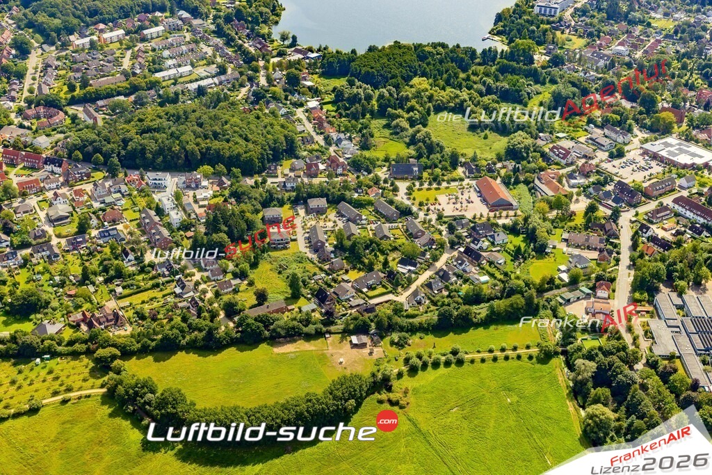 Schrägluftbild  Bad Malente-Gremsmühlen  Malente - Das Luftbild wurde 2025 vom UL-Flugzeug heraus erstellt (ohne Drohne- keine Drohnenaufnahme ) - Hochauflösende Luftaufnahme -Nicht vergleichbar mit Google Maps oder Satelittenbilder- Die Geschenkidee !Mit Lizenz und Bildrechte bestellbar