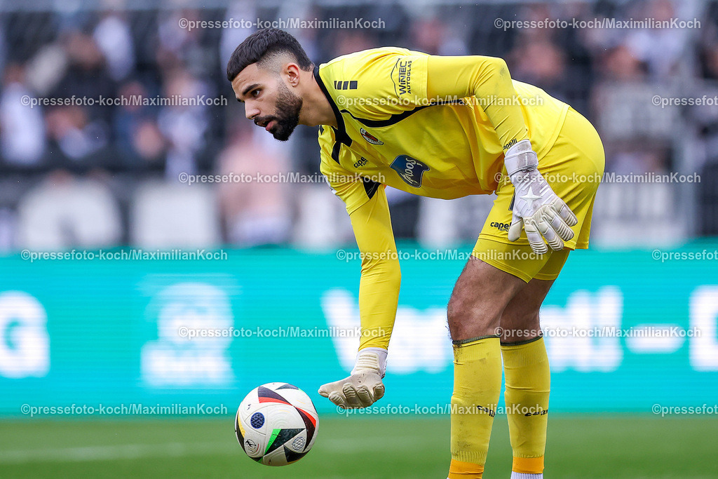 FCVK21122401036 | 21.12.2024, Fußball, FC Viktoria Köln – SV Sandhausen, 3.Liga, Sportpark Höhenberg, Saison 2024 2025: Torwart Dudu Eduardo dos Santos Haesler (Viktoria Köln #1)DFB regulations prohibit any use of photographs as image sequences and or quasi-video.