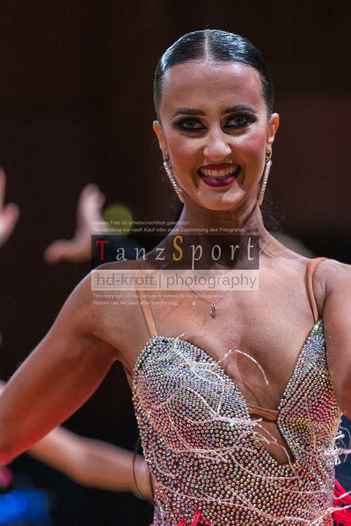 20250820_WDSF-Open-Latin-Rising Stars_2323 | Tanzsportbilder, Standardtanz, Lateintanz, WDSF, DTV, LTVB, dancecomp, goc, hessen tanzt, blaues band der spree, walzer, tango, wiener walzer, slowfox, quickstepp, samba, rumba, cha-cha-cha, paso doble. jive, hd-kroft photography, turniertanzsport