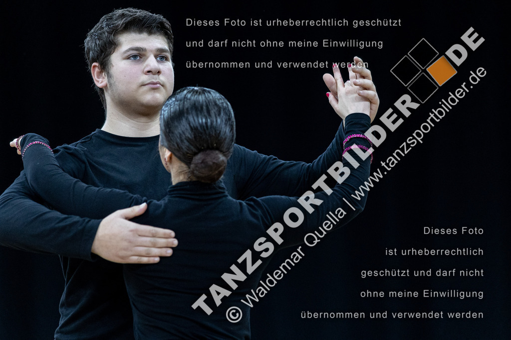 20240310-01218 | Hier finden Sie Tanz Bilder vom Latein und Standard Formationen tanzen. Sportbilder vom Tanzsport. Schöne Fotos und von Weltmeisterschaft, Europameisterschaft, Bundesliga, Regionalliga, Oberliga und Landesliga sowie von GOC Stuttgart, DanceComp, WM Bremen