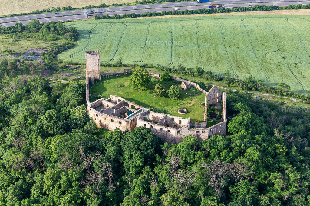 Luftbild: Burg Gleichen im Ortsteil Wandersleben in Drei Gleichen im Bundesland Thüringen in Deutschland. Foto: IMG_007687.jpg vom 15.06.2021 durch Werner Riehm/FLY-FOTO.de