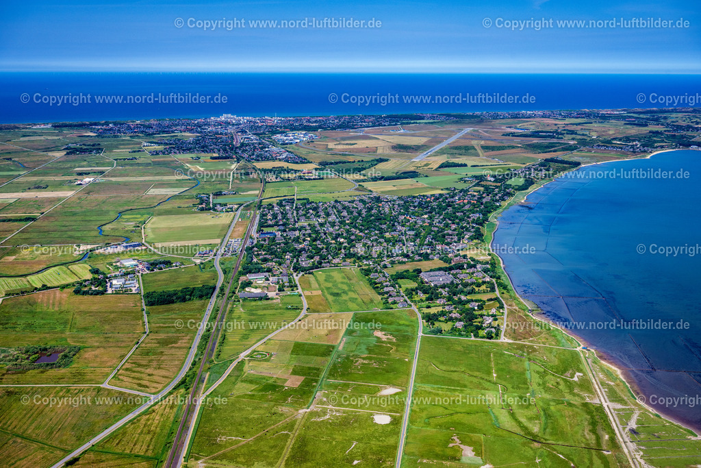 Sylt_Keitum_ELS_4354210625 | SYLT 13.08.2025 Ortsansicht an der Meeres-Küste in Keitum auf der Insel Sylt im Bundesland Schleswig-Holstein, Deutschland. // Townscape on the seacoast in Keitum at the island Sylt in the state Schleswig-Holstein, Germany. Foto: Martin Elsen
