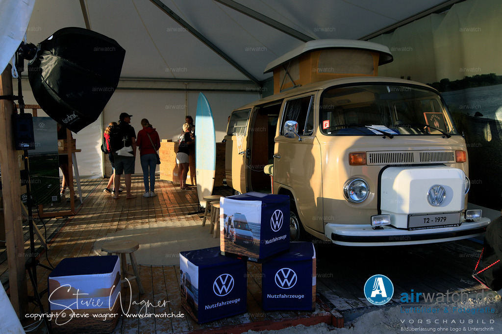 St.Peter-Ording Strand - Volkswagen VW T3 | Entdecken Sie atemberaubende Luftbilder und Fotografien auf airwatch.de - Tauchen Sie ein in eine Welt voller faszinierender Aufnahmen aus der Vogelperspektive.