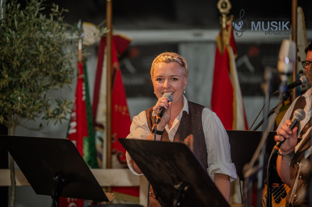 DSC_4713 | "Fussifoto.com – Ihr Ansprechpartner für hochwertige Fotografie! Entdecken Sie kreative Bilder und professionelle Dienstleistungen. Kontaktieren Sie uns für Ihre Projekte!"