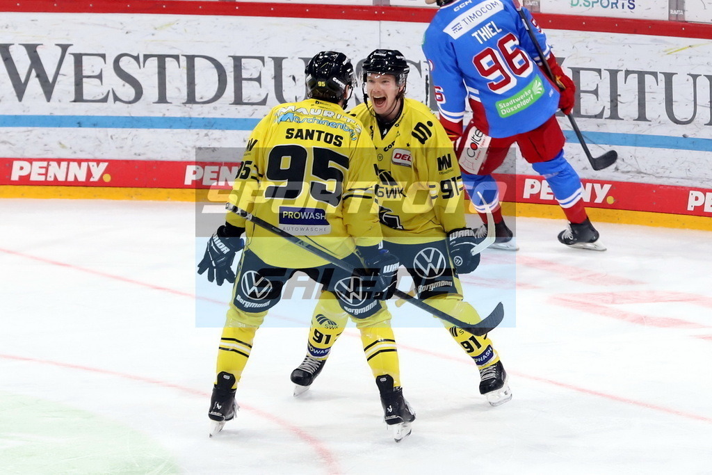 Mathew Santos links und Roope Maekitalo KEV | Mathew Santos links und Roope Maekitalo KEV - Realisiert mit Pictrs.com