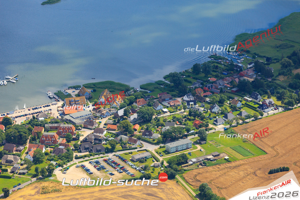 Die Luftaufnahme der Stadt Breege wurde vom UL-Flugzeug heraus erstellt ( keine Drohne )- hohe Auflösung für beste Qualität