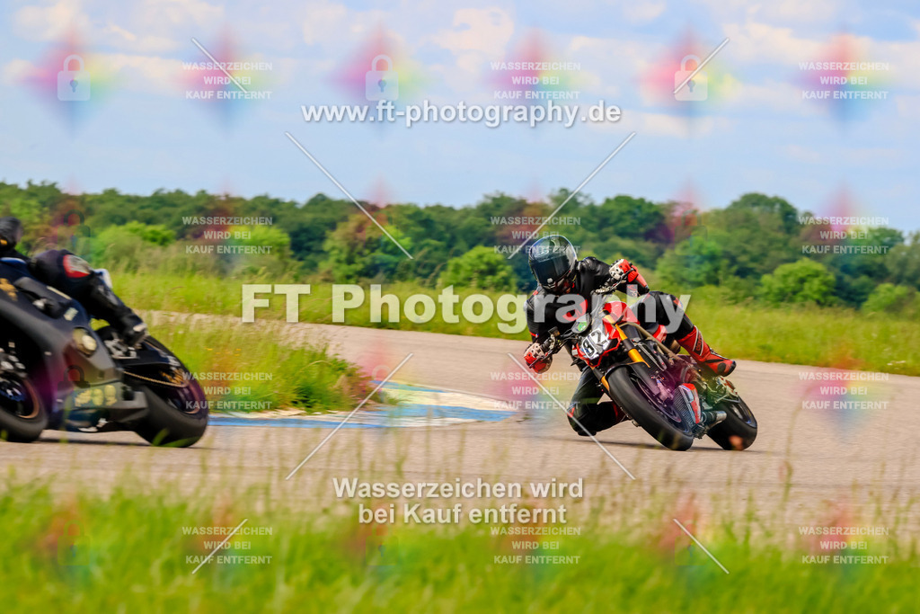 MotoTeam-1220 | Hier findet Ihr Bilder von Touristenfahrten auf der Nürburgring Nordschleife oder von anderen Veranstaltungen die ich besucht habe. Viel Spass beim Durch Schauen 