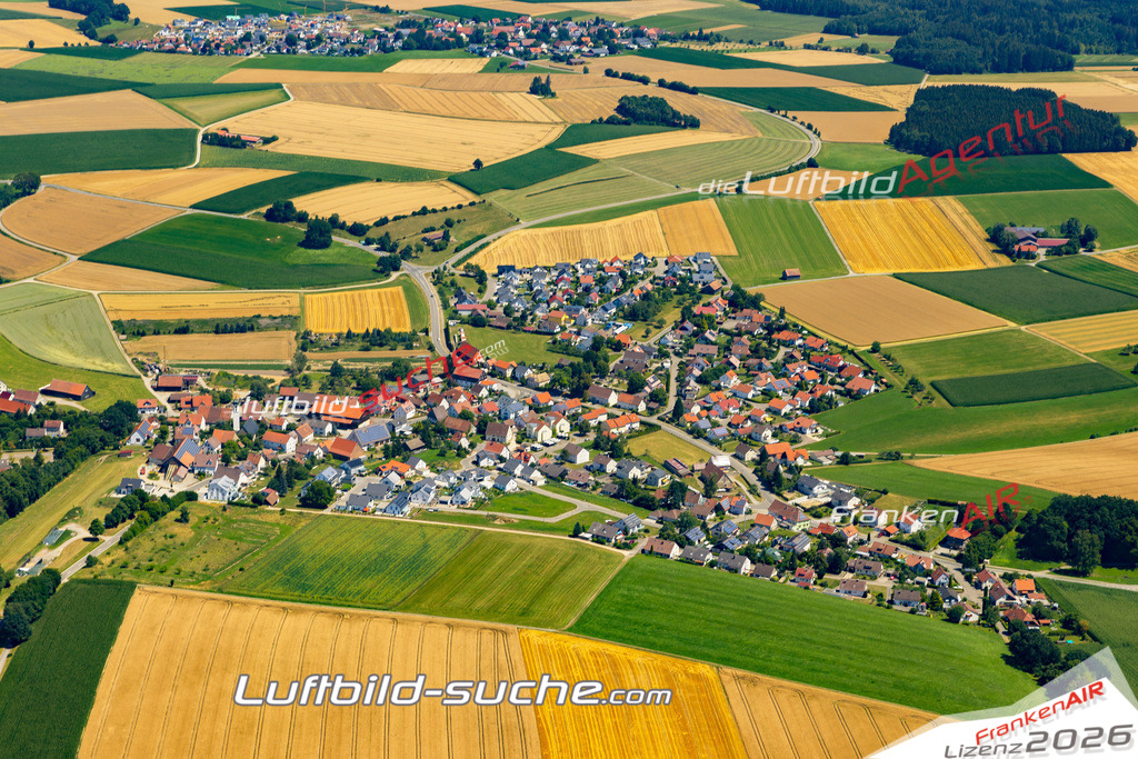 Aktuelles Luftbild von Reute Mittelbiberach - Die Luftaufnahme wurde 2022 mittels UL-Flugzeug erstellt ( keine Drohne ) - hochauflösende Kamera-Systeme von  Canon -Beste Qualität - Für grossformatige Ausdrucke geeignet. Die Geschenkidee !