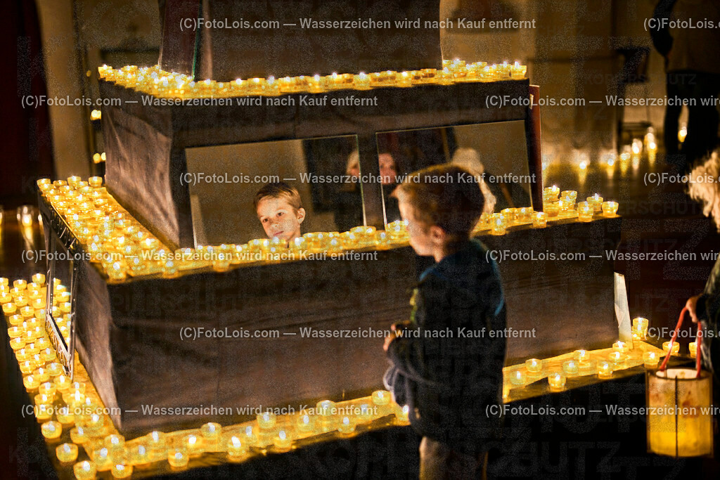 ALP1394_NACHT der tausend LICHTER_Pfarrkirche Wieselburg | (C)FotoLois.com, Alois Spandl, NACHT der 1000 LICHTER in der Pfarrkirche Wieselburg, Di 31. Okt. 2023.