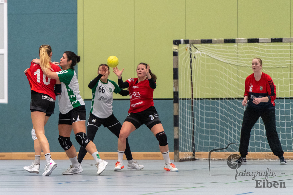 SG FriPe-TV Neerstedt | Oberliga Frauen; SG FriPe (rot)-TV Neerstedt (weiß) am 04.02.2023; in Petersfehn (Sporthalle Im Schulpacken), Photo: Philip Eiben 2023 - Realisiert mit Pictrs.com