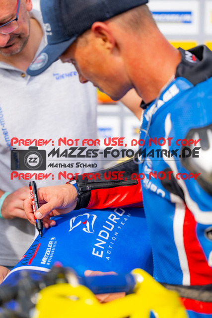 MaZZes_FotoMatrix_230917_2020 | UE40