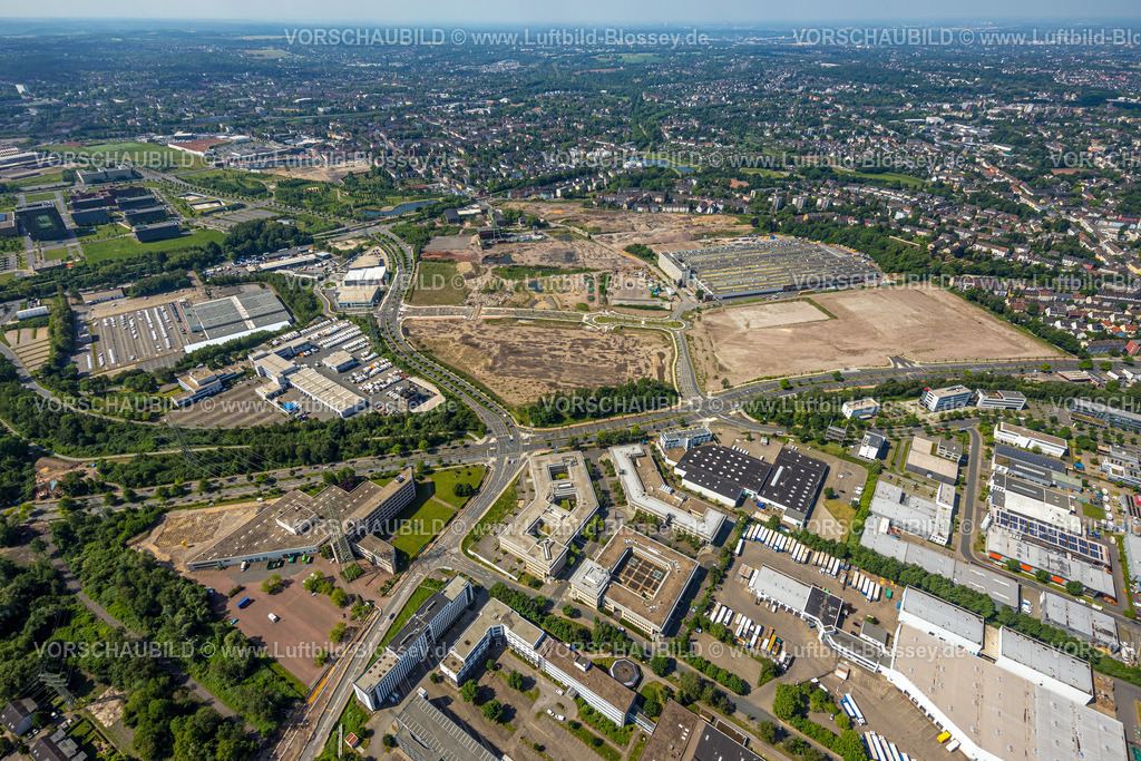 Essen220502121 | Luftbild, Baugebiet Stadtquartier Essen 51, Helenenstraße, auf dem Gelände der ehemaligen Zeche Vereinigte Helene-Amalie, Duisport Packing Logistics Warenlager, Essen-Bochold, Essen, Ruhrgebiet, Nordrhein-Westfalen, Deutschland