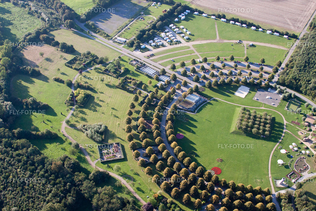 Gebäudekomplex der Hotelanlage JUFA Hotel Jülich am Brückenkopf-Park | Luftbild: Gebäudekomplex der Hotelanlage JUFA Hotel Jülich am Brückenkopf-Park in Jülich im Bundesland Nordrhein-Westfalen in Deutschland. Foto: IMG_44657.jpg vom 20.08.2011 durch Werner Riehm/FLY-FOTO.de - Realisiert mit Pictrs.com