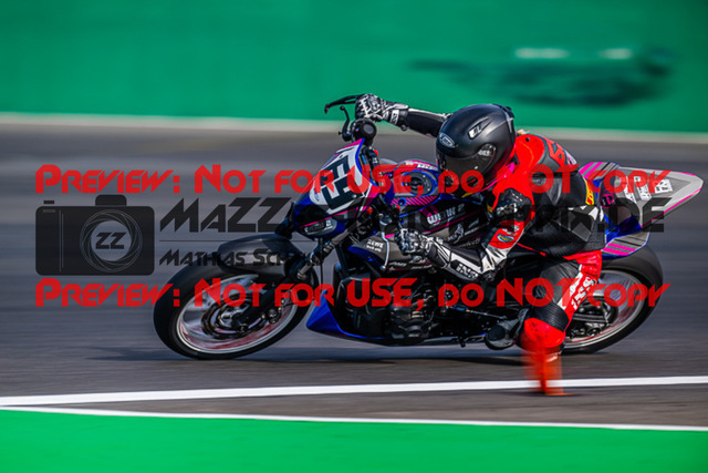 MaZZes_FotoMatrix_220507_94568 | Fotograf Mathias Schmid
Sportfotograf,
Eventfotograf,
Hochzeitsfotograf,
Portraitfotograf