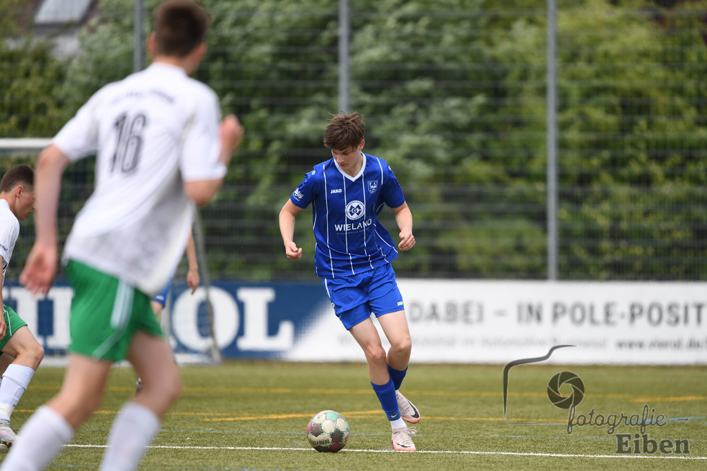 FC Rastede-JSG Esens/Dornum | B-Jugend Bezirksliga; FC Rastede (blau)-JSG Esens/Dornum (weiß) am 24.05.2025 in Rastede (Sportanlage Kötterswegs), Photo: Philip Eiben 2025 - Realisiert mit Pictrs.com