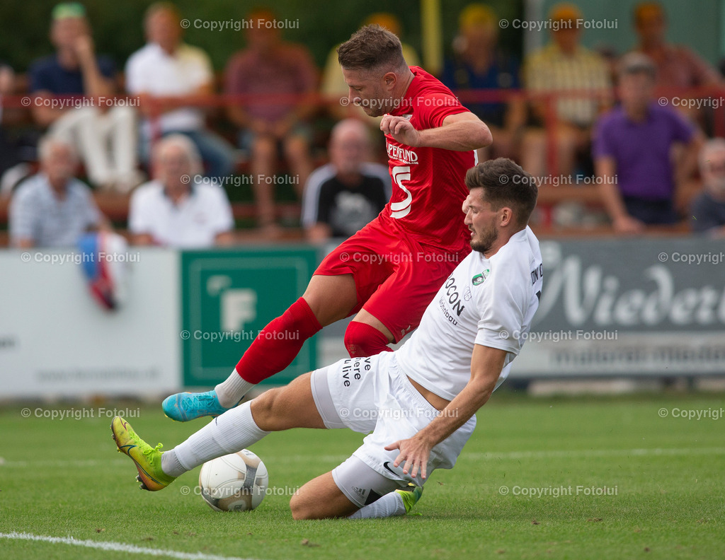 A_LUI_120822_27 | SPORT,FUSSBALL,LT1 OOE LIGA ASKOE OEDT-UNION PROCON DIETACH 12.08.2022 IM BILD:  MANUEL SCHMIDL (OEDT) UND (DIETACH) FOTO:FOTOLUI