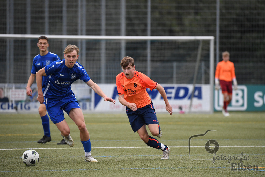 FC Rastede-JFV Leer | A-Jugend Bezirksliga; FC Rastede (blau)-JFV Leer (orange) am 07.10.2023; in Rastede (Sportanlage Köttersweg), Photo: Philip Eiben 2023 - Realisiert mit Pictrs.com