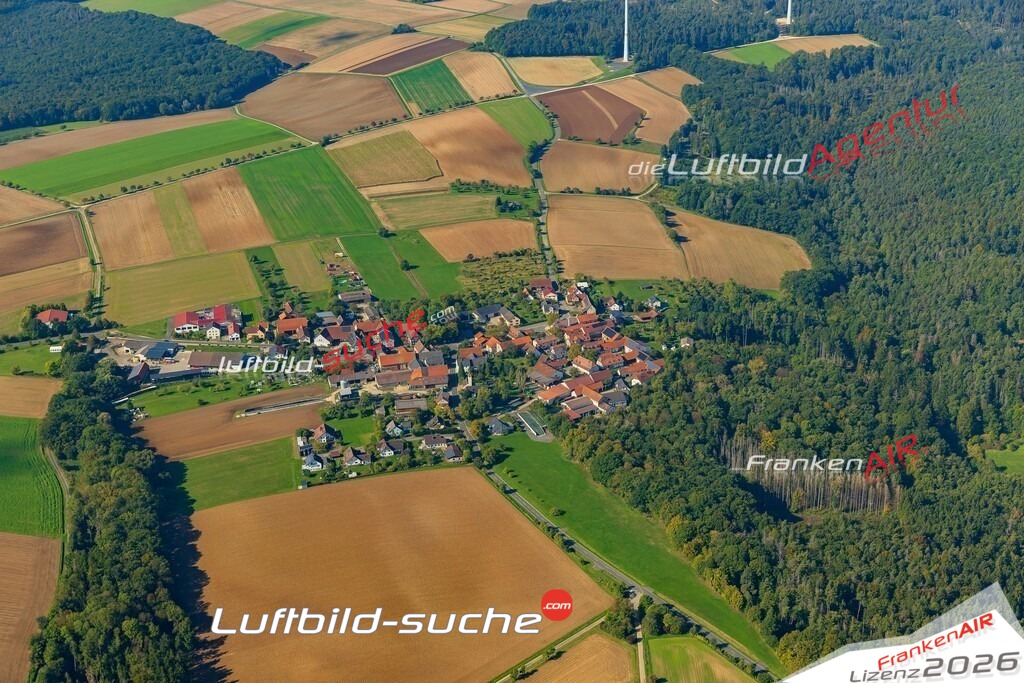 Schöne Luftaufnahme als Geschenk in Welsberg Itzgrund - Die Luftbildaufnahme wurde 2025 vom UL-Flugzeug heraus erstellt ( keine Drohne ) - Hochauflösende Luftaufnahme -Nicht vergleichbar mit Google Maps oder Satelittenbilder- Die Geschenkidee !Mit Lizenz und Bildrechte bestellbar