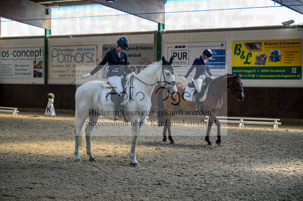 Reitturnier Voxtrup | Entdecke hochwertige Reitturnierfotos von Foto Oger. Professionell, emotional und authentisch – jetzt Lieblingsmomente im Shop bestellen.Deutschlandweite Turnierfotografie. - Realisiert mit Pictrs.com