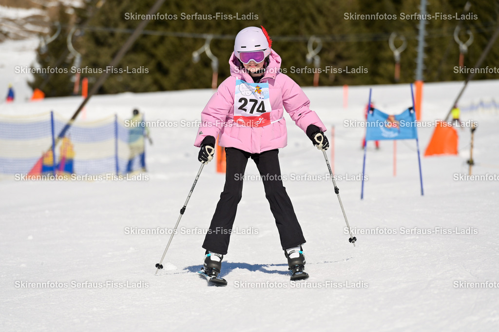 SRF_27.02.2026_161 | Skirennfotos,Serfaus,Fiss,Ladis,Kinderskirennen,Winter,Tirol,Oberland,skirace,SFL,feelfree,weil wir's genießen,ski,Ski,skifahren,Sonnenplateau, - Realisiert mit Pictrs.com