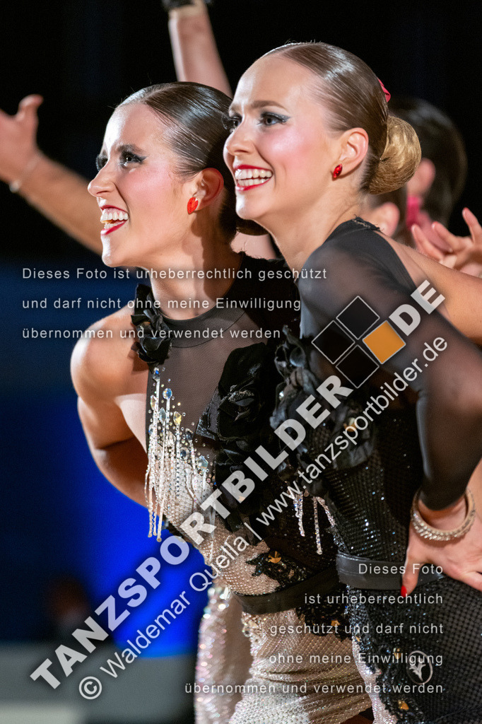 20250503-11652 | Hier finden Sie Tanz Bilder vom Latein und Standard Formationen tanzen. Sportbilder vom Tanzsport. Schöne Fotos und von Weltmeisterschaft, Europameisterschaft, Bundesliga, Regionalliga, Oberliga und Landesliga sowie von GOC Stuttgart, DanceComp, WM Bremen