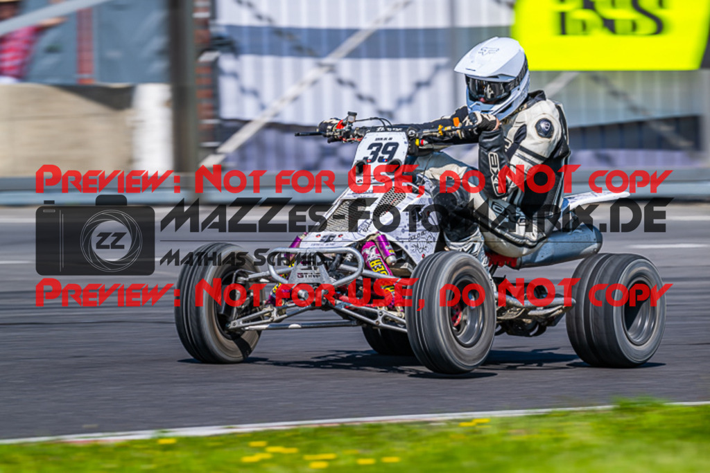 MaZZes_FotoMatrix_230527_8731 | QUAD