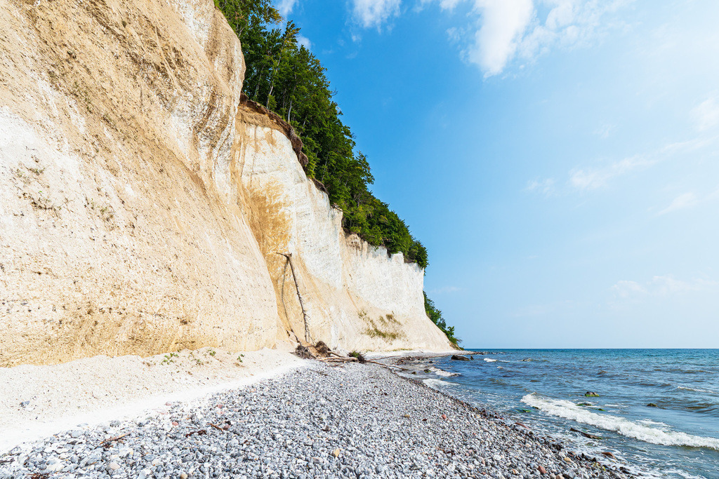 Kreidefelsen an der Küste der Ostsee auf der Insel Rügen | Kreidefelsen an der Küste der Ostsee auf der Insel Rügen.