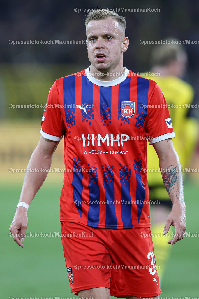 BVB13092402198 | 13.09.2024, 1. Fußball Bundesliga, Borussia Dortmund - 1. FC Heidenheim 1846, Signal Iduna Park, Saison 2024 2025: Lennard Maloney (Heidenheim #33)DFB regulations prohibit any use of photographs as image sequences and or quasi-video.