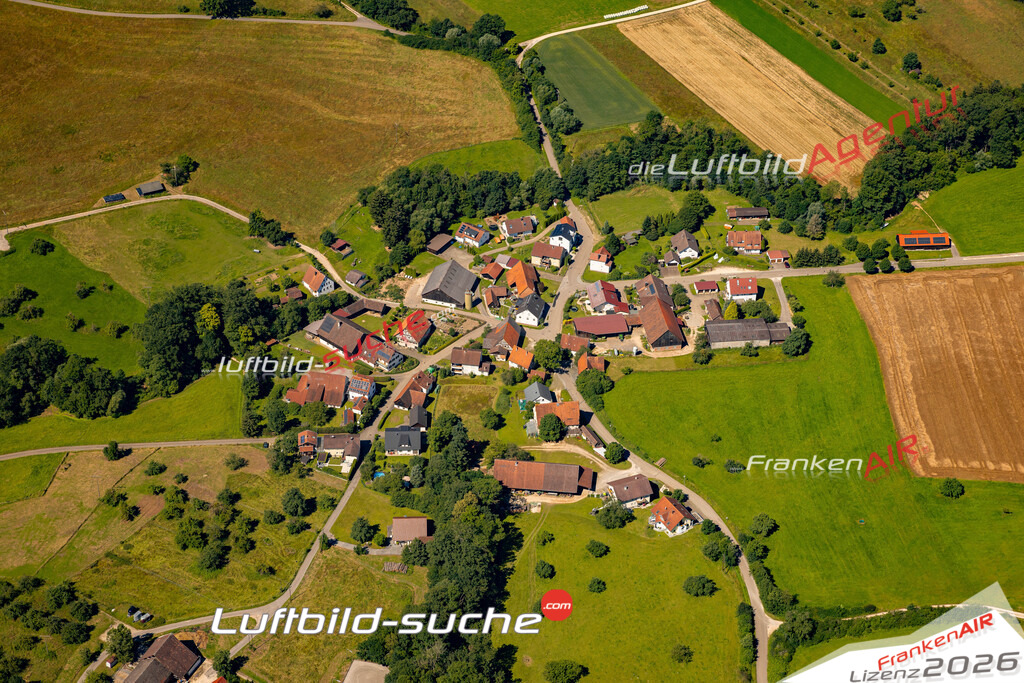 Das Luftbild zeigt : Kitzen Ottenbach - Die Luftaufnahme wurde 2024 vom UL-Flugzeug aus erstellt ( keine Drohne ) - Hochauflösende Luftaufnahme - Für grossformatige Ausdrucke geeignet. Die Geschenkidee !Mit Lizenz und Bildrechte bestellbar