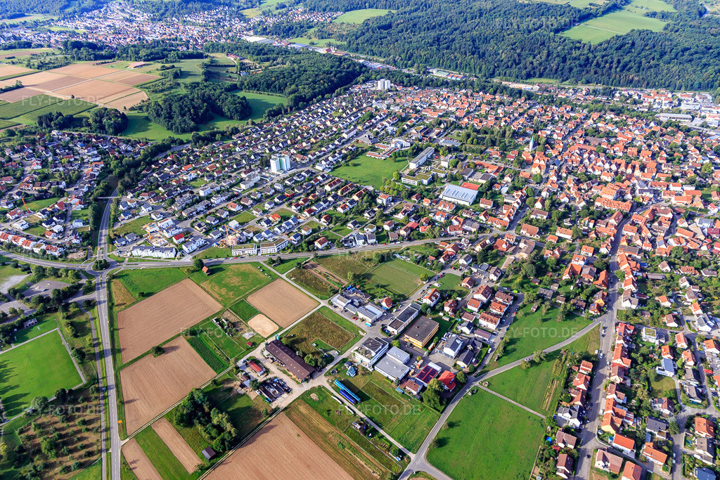 Luftbild: Ortsansicht von Osten in Kirchentellinsfurt im Bundesland Baden-Württemberg in Deutschland. Foto: IMG_008613.jpg vom 27.08.2020 durch Werner Riehm/FLY-FOTO.de
