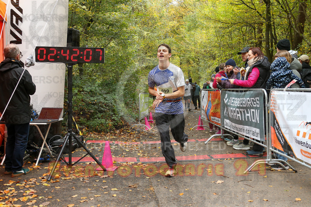 251026_1243_EX1_1157 | Sportfotografie im Rhein-Sieg Kreis, Köln, Bonn, NRW, Rheinland Pfalz, Hessen, etc. Unser Tätigkeitsfeld umfasst den Laufsport vom Volkslauf über den Marathon, Duathlon, Triathon bis zum Ultralauf wie Kölnpfad Ultra oder Schindertrail.