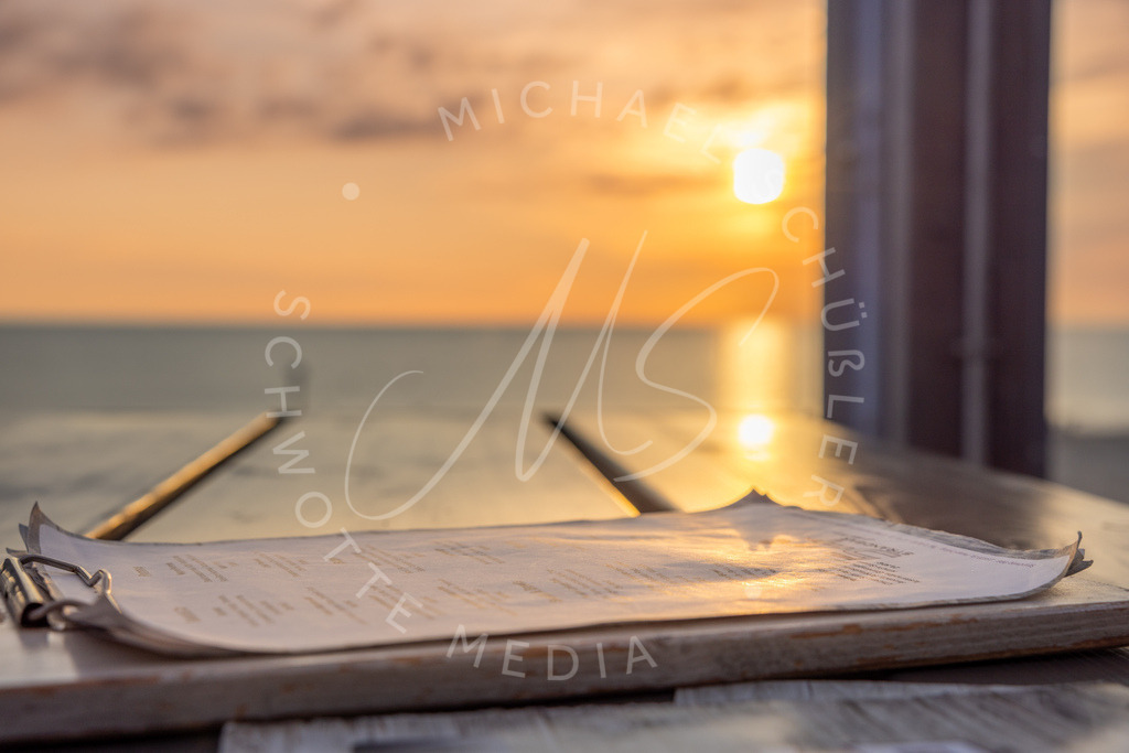 2025-07-21 Strandbar 54 Grad Nord Sonnenuntergang Wein 005 | Schwotte Media - Realisiert mit Pictrs.com