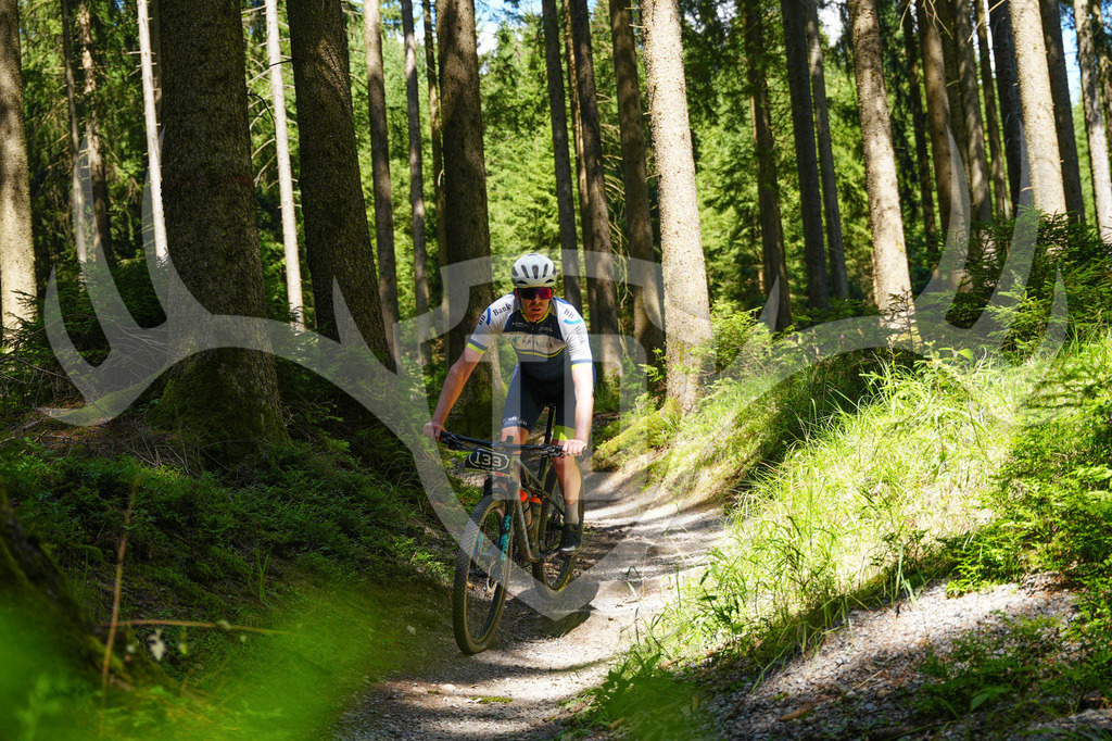 FC604032 | Fotogalerie der Treibjagd im Dunkelwald - Dein MTB Etappenrennen im Erzgebirge - Realisiert mit Pictrs.com