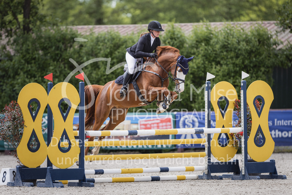 230516_Mühlen_03SprPf-A-367 | Deine schönsten Turniermomente als professionelle Fotos! Entdecke hochwertige Pferdesport-Fotografie im Online-Shop. Jetzt Fotos finden & bestellen!