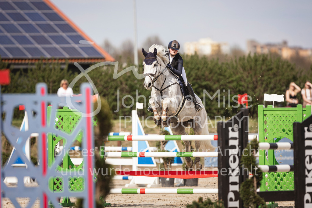 250416_M2-Springen-421 | Deine schönsten Turniermomente als professionelle Fotos! Entdecke hochwertige Pferdesport-Fotografie im Online-Shop. Jetzt Fotos finden & bestellen!