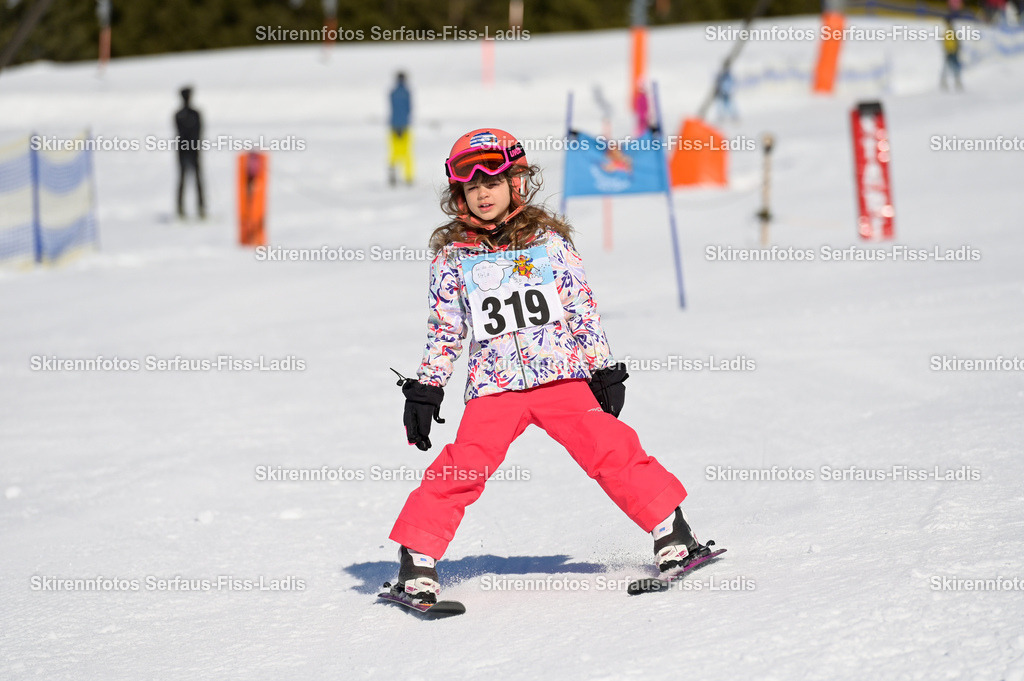 SRF_27.02.2026_080 | Skirennfotos,Serfaus,Fiss,Ladis,Kinderskirennen,Winter,Tirol,Oberland,skirace,SFL,feelfree,weil wir's genießen,ski,Ski,skifahren,Sonnenplateau, - Realisiert mit Pictrs.com