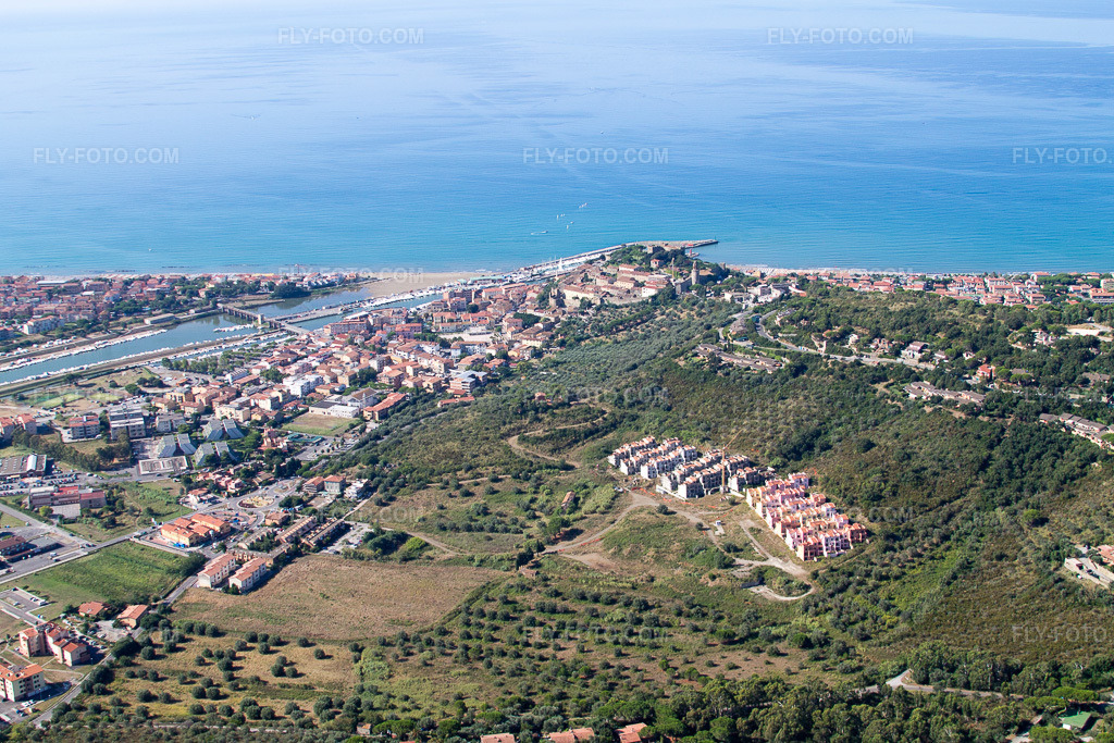 Aerial view: View of the town in Castiglione della Pescaia in the state Tuscany, Italy.Photo: IMG_43752.jpg taken on 07/28/2011 by Werner Riehm/FLY-FOTO.comResolution of the original: 4272 x 2848 px