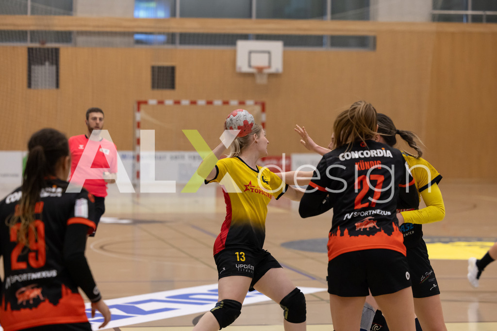 Handball I Frauen I Saison 2025-2026 I Handball Swiss Premium League 1 | Women I Round 5 I  Yellow Winterthur - GC Amicitia Zürich I 15.03.2026 | 13 Maxime Drent (NL) (Yellow Winterthur) – Rückraum mitte - Realisiert mit Pictrs.com