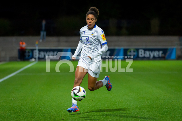 20241007NSZ_9926 | Josephine Bonsu (Carl Zeiss Jena,No.23)DEU, Leverkusen, 07.10.2024 Fußball, Frauen, Google Pixel Frauen-Bundesliga, Saison 2024/2025, 5. Spieltag, Bayer 04 Leverkusen - FC Carl Zeiss JenaDIE DFB-RICHTLINIEN UNTERSAGEN JEGLICHE NUTZUNG VON FOTOS ALS SEQUENZBILDER UND/ODER VIDEOÄHNLICHE FOTOSTRECKEN - Realisiert mit Pictrs.com