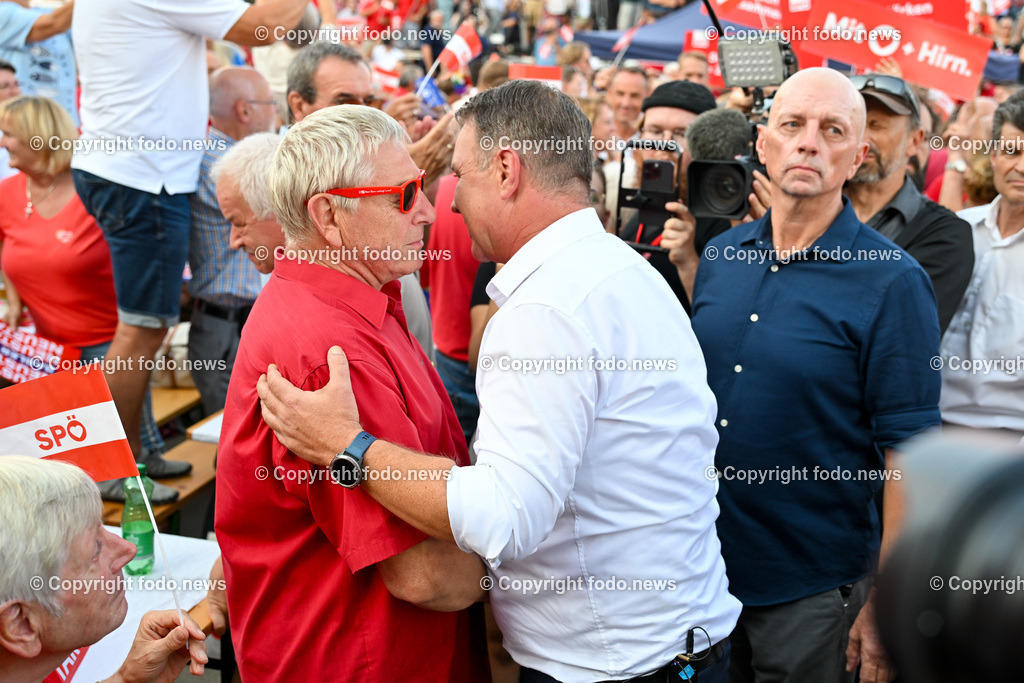 SPOe-Wahlkampfauftakt zur Nationalratswahl 2024_ 29.08.2024-55 | 29.08.2024, Linz, AUT, SPOE Wahlkampfauftakt zur Nationalratswahl 2024 in Linz im Bild Andi Babler (SP, Bundesparteivorsitzender, Spitzenkandidat SPOe)