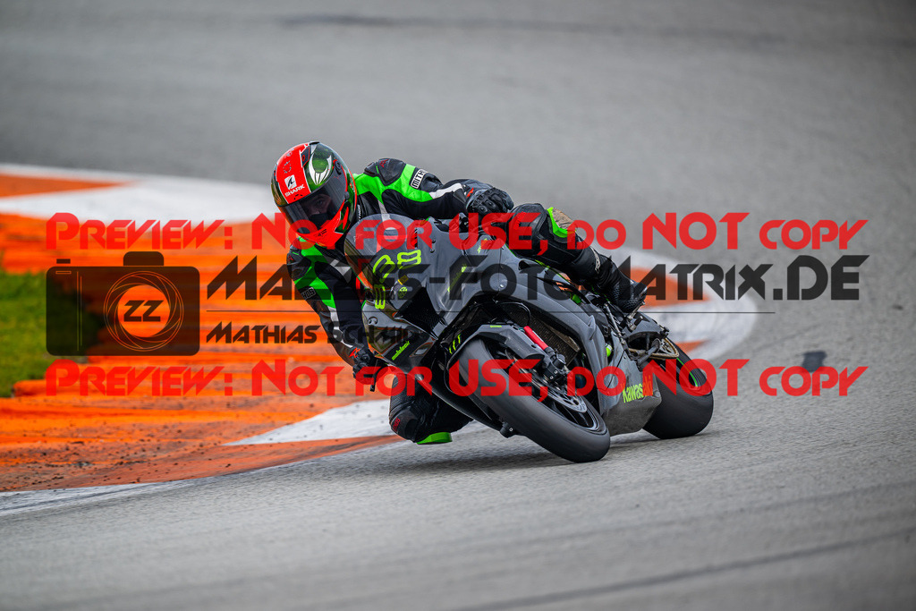 MaZZes_Fotomatrix_20260103_6007705_0457 | GELB