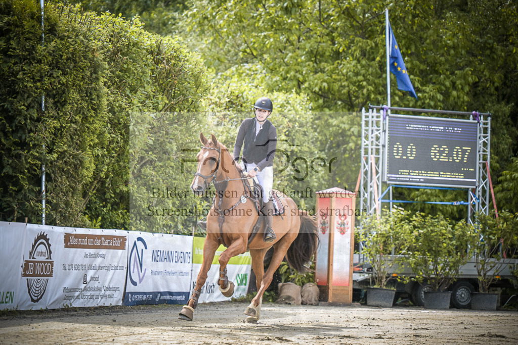DOS_4746 | Entdecke hochwertige Reitturnierfotos von Foto Oger. Professionell, emotional und authentisch – jetzt Lieblingsmomente im Shop bestellen.Deutschlandweite Turnierfotografie. - Realisiert mit Pictrs.com