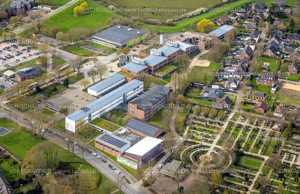 Rees230300627 | Luftbild, Schulzentrum mit Realschule, Rheinschule Hauptschule und Gymnasium Aspel, Friedhof Rees, Rees, Niederrhein, Nordrhein-Westfalen, Deutschland