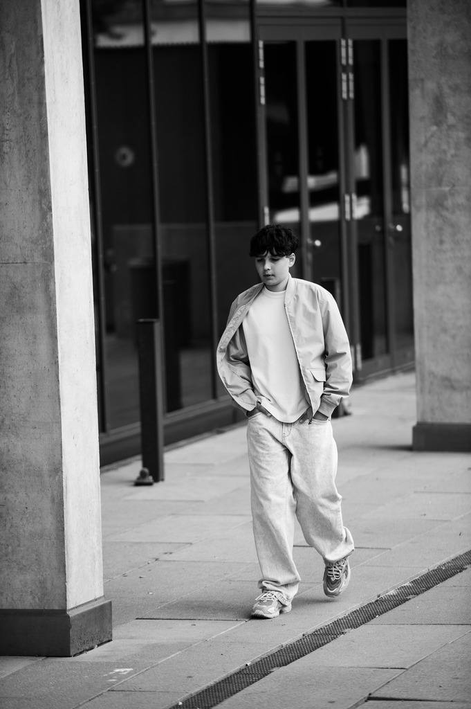 20250610-Louis-sw-2 | Mein Name ist Arkadius. Ich fotografiere Ihre Hochzeit in Frankfurt und im Umkreis von 200 km. Als Fotograf bin ich noch bekannt im Bereich Business- und Modefotografie.