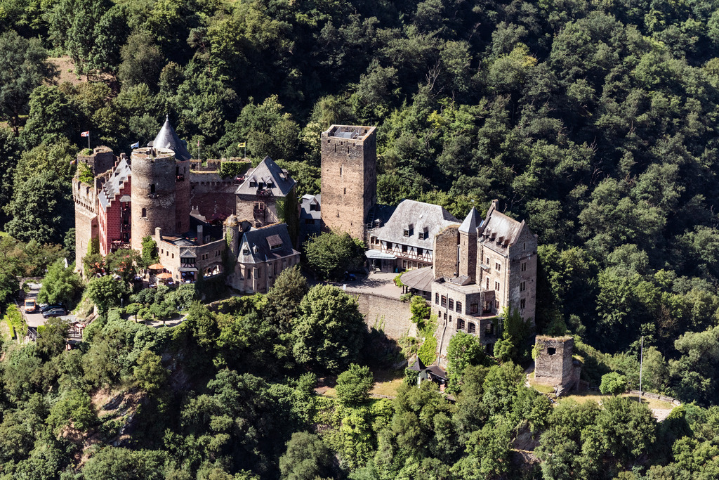 dr__dsc4958.jpg | OBERWESEL 27.06.2018 Burganlage der Veste Turmmuseum auf Schönburg (Tower Museum) im Ortsteil Schönberg,Hof in Oberwesel im Bundesland Rheinland-Pfalz, Deutschland. // Castle of the fortress Turmmuseum auf Schoenburg (Tower Museum) in the district Schoenberg,Hof in Oberwesel in the state Rhineland-Palatinate, Germany. Foto: Daniel Reiter